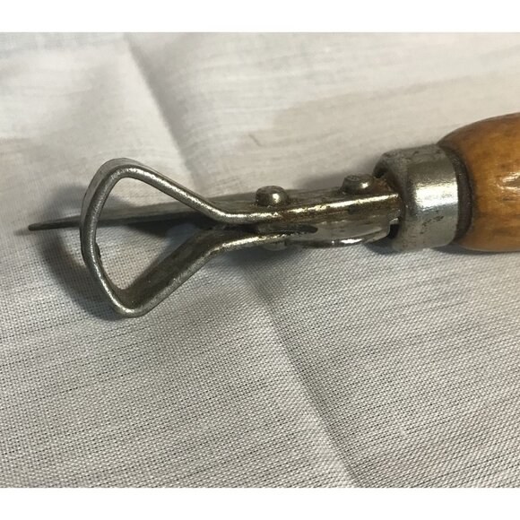 Vintage Wooden Handle Can Opener With Metal Blade & Bottle Opener 5 " - Picture 3 of 7